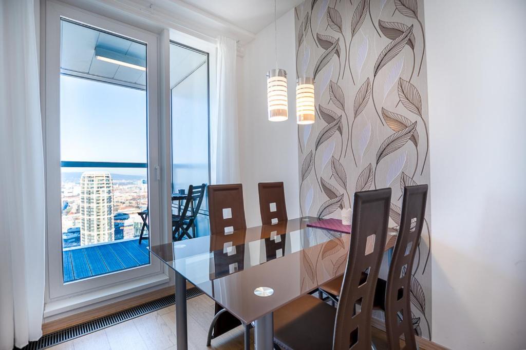 Apartamento Panoramaview/31Thfloor!/Luxury/Wifi/Parking Bratislava Exterior foto