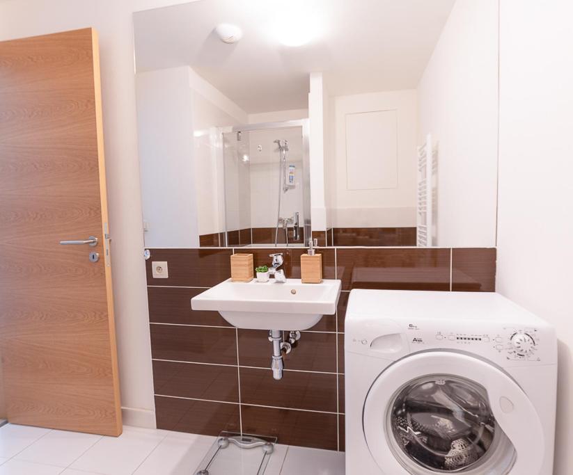 Apartamento Panoramaview/31Thfloor!/Luxury/Wifi/Parking Bratislava Exterior foto