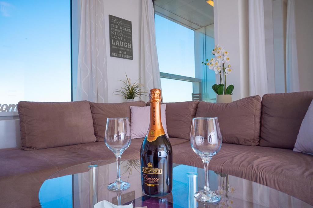 Apartamento Panoramaview/31Thfloor!/Luxury/Wifi/Parking Bratislava Exterior foto